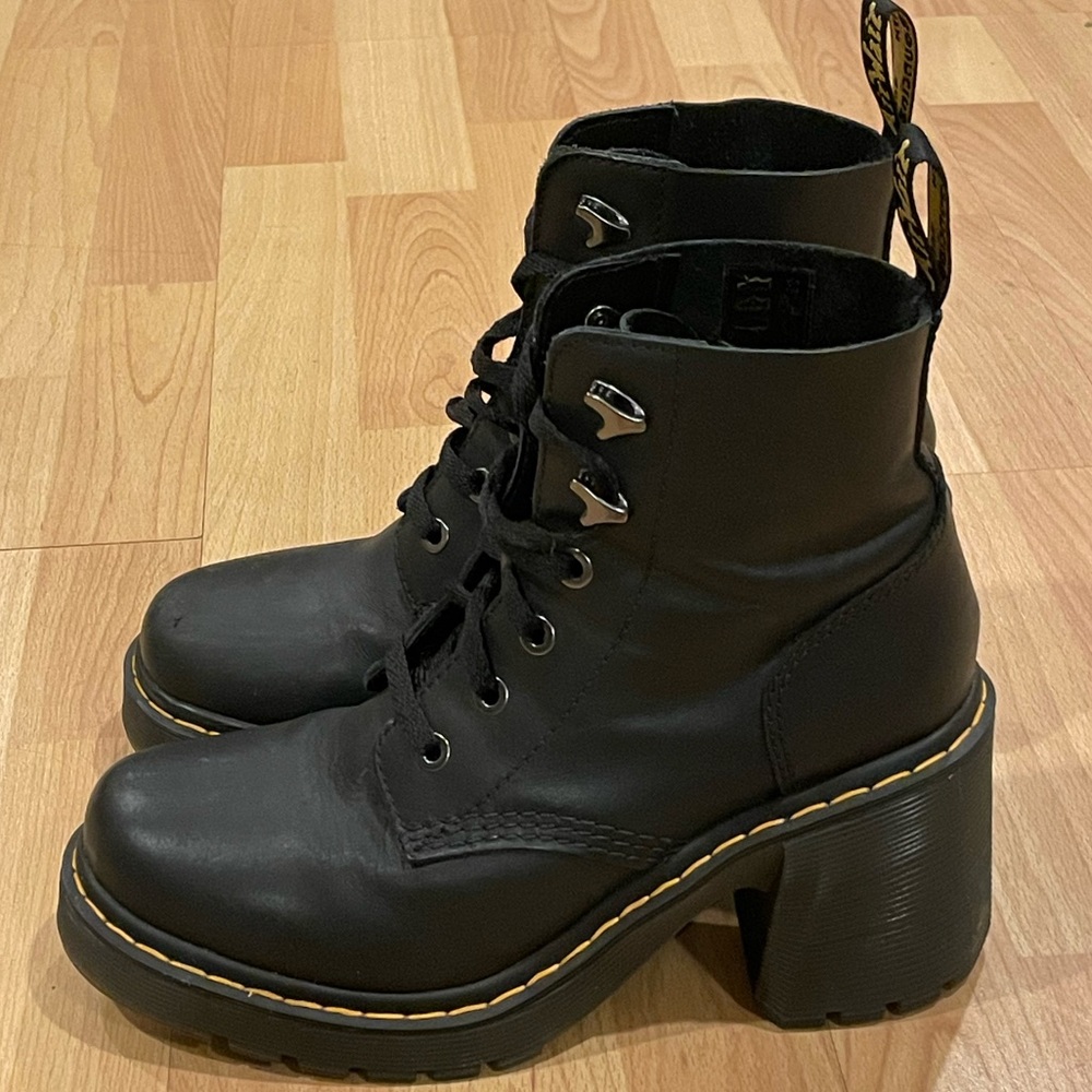 GUC Dr. Martens Jesy Sendel Flare 4” Heeled Boot, Black, Sz 9 (UK 7, EU 41)